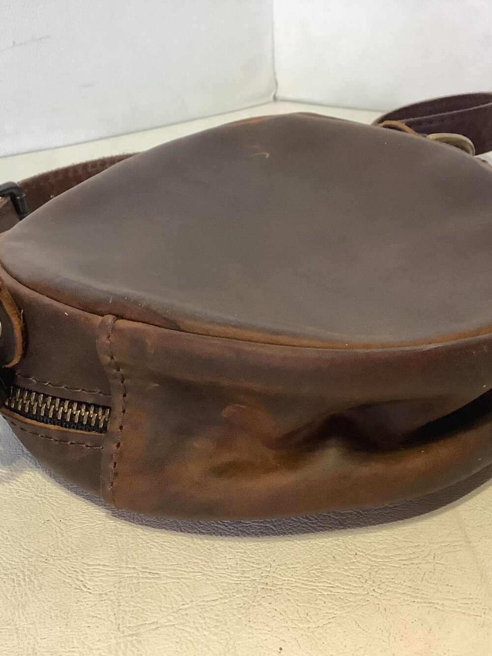 Portland Leather Goods Circle Crossbody Bag Purse Brown 7" - Picture 7 of 10
